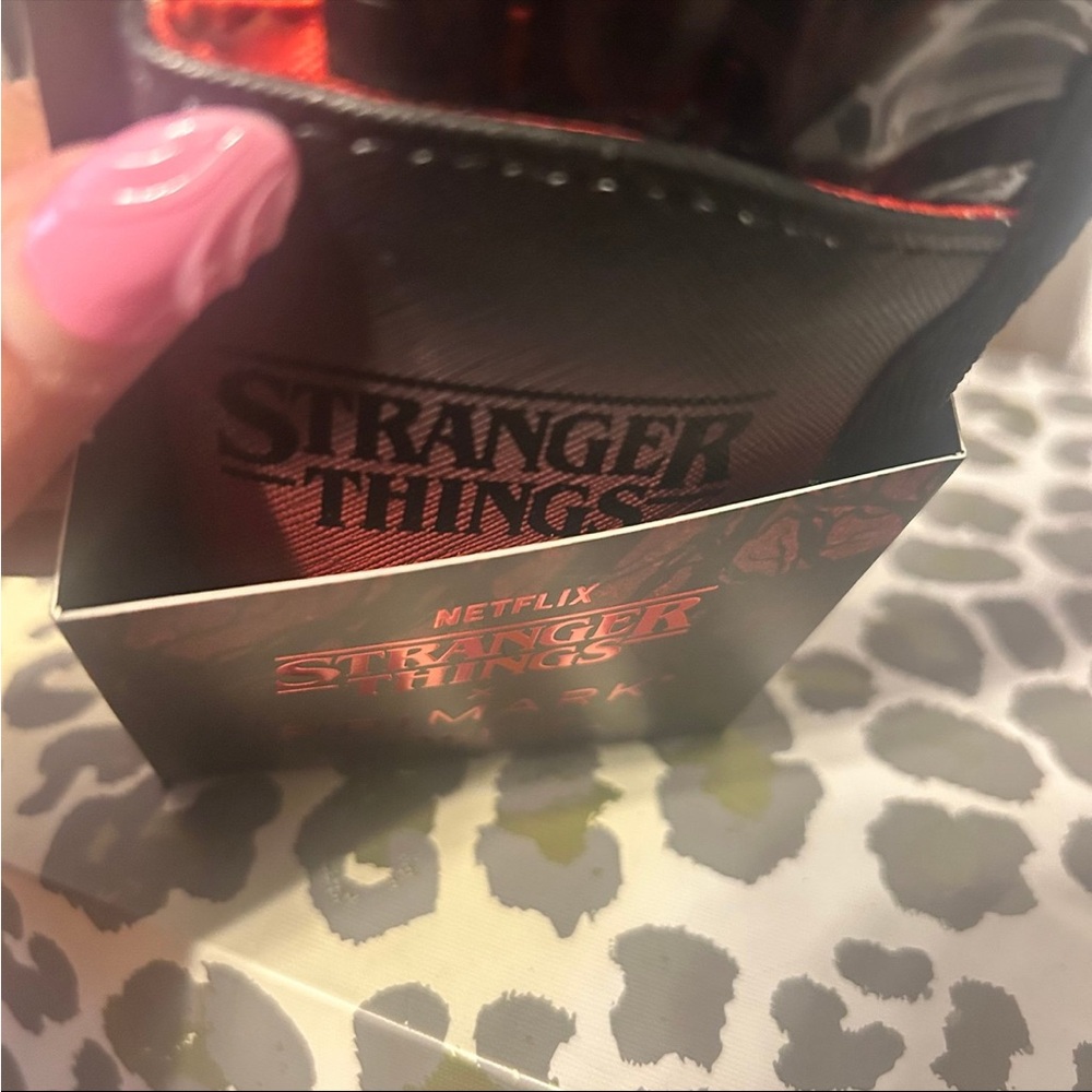Stranger Things X Primark 3 Pc Make Up Brush Set Limited edition - Picture 7 of 11